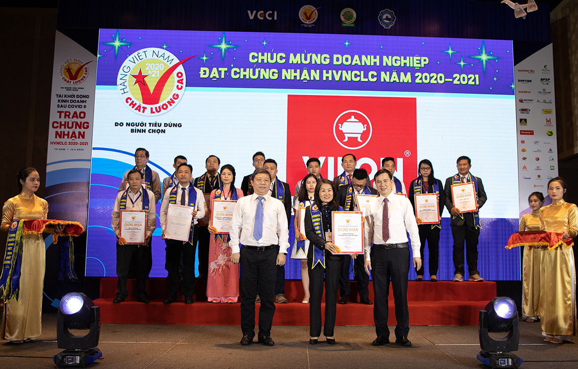 2.1.chung-nhan-HVNCLC-do-nguoi-tieu-dung-binh-chon-2020-21-toan